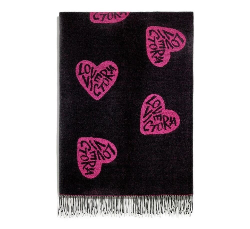 NWT Victoria's Secret Cozy Knit Pink Black Heart Graffiti Throw Blanket 50x60in
